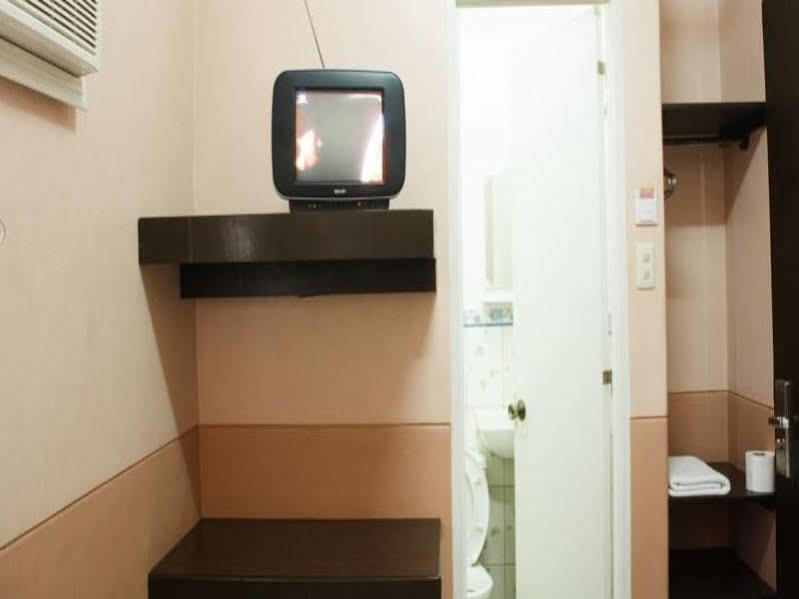 Gv Hotel - Naval Biliran Екстер'єр фото